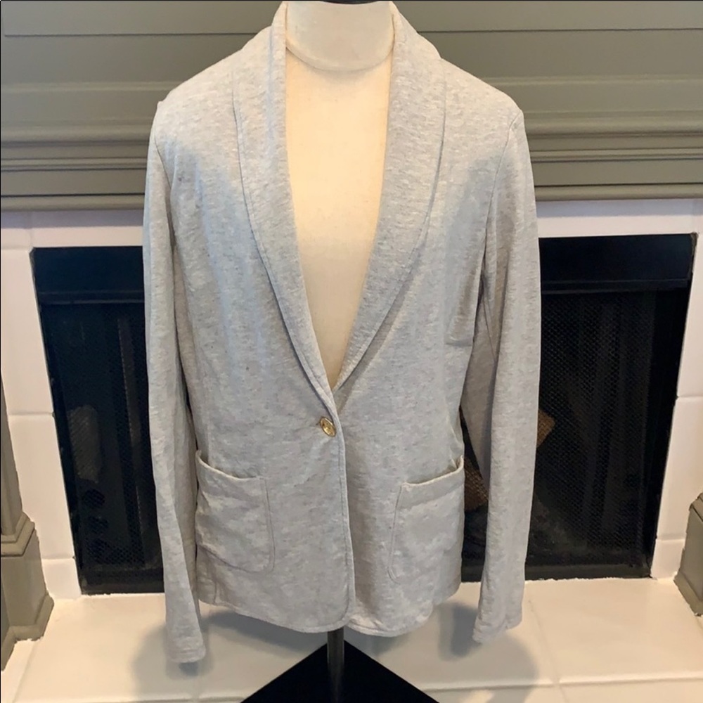 Lilly Pulitzer size large like sweatshirt fabric gray color. 🌸